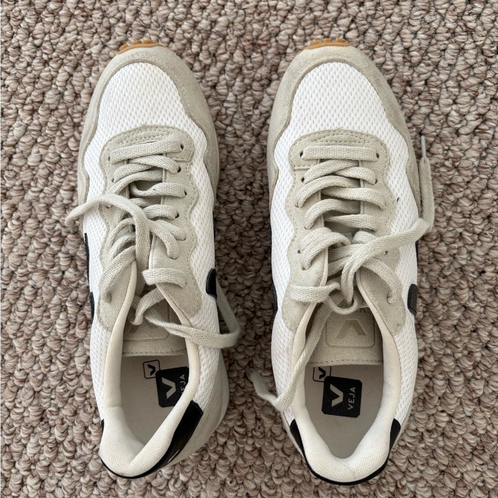 Veja Cream and Black Casual Sneakers